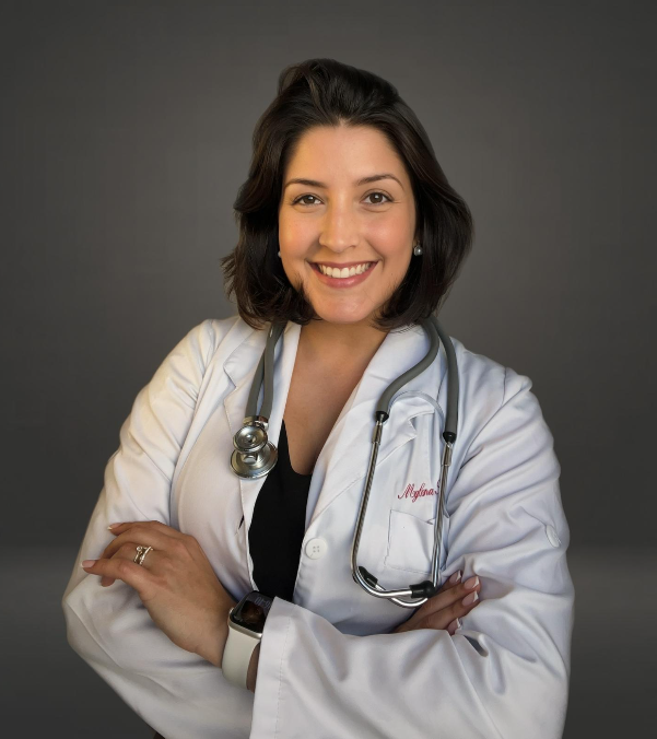 Dra. Mylena Ribeiro, obstetra e ginecologista com foco em saúde feminina integrada